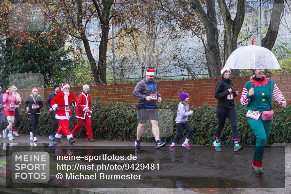 07.12.2025 - St. Pauli X-Mass-Run No. 15 Michael Burmester http://msf.ph/oto/9429481 07.12.2025 11:26:32 Laufen 297, 324, 14, 384, 618, 611, 3843 meine-sportfotos.de