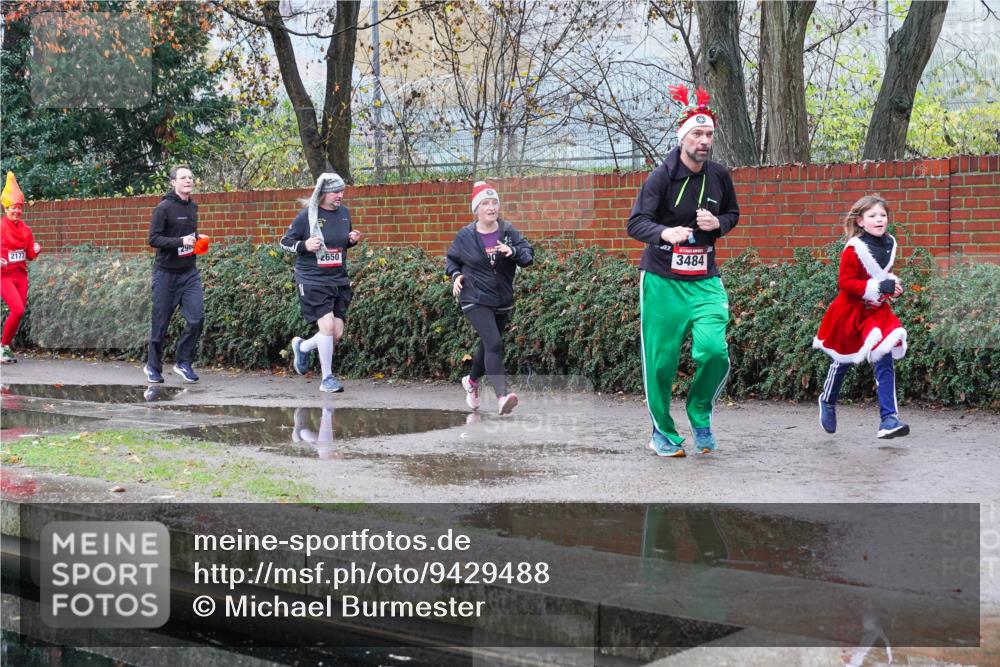 07.12.2025 - St. Pauli X-Mass-Run No. 15 Michael Burmester http://msf.ph/oto/9429488 07.12.2025 09:46:14 Laufen 2177, 2900, 2650, 3484 meine-sportfotos.de