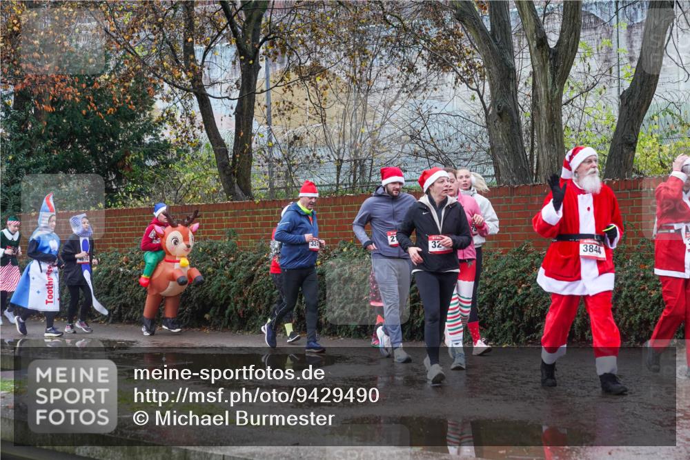 07.12.2025 - St. Pauli X-Mass-Run No. 15 Michael Burmester http://msf.ph/oto/9429490 07.12.2025 11:26:36 Laufen 2, 32, 3844 meine-sportfotos.de