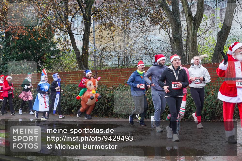 07.12.2025 - St. Pauli X-Mass-Run No. 15 Michael Burmester http://msf.ph/oto/9429493 07.12.2025 11:26:37 Laufen 3247, 32, 38 meine-sportfotos.de
