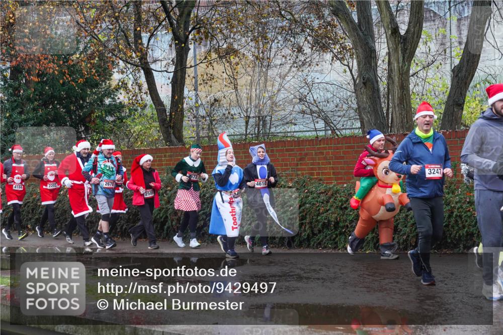 07.12.2025 - St. Pauli X-Mass-Run No. 15 Michael Burmester http://msf.ph/oto/9429497 07.12.2025 11:26:39 Laufen 3247 meine-sportfotos.de