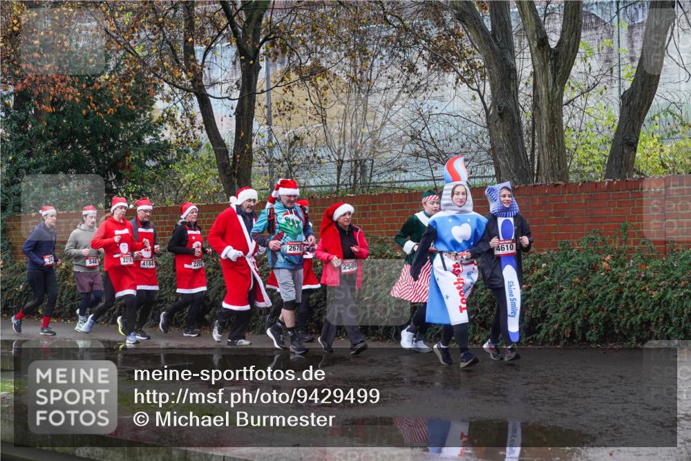 07.12.2025 - St. Pauli X-Mass-Run No. 15 Michael Burmester http://msf.ph/oto/9429499 07.12.2025 11:26:40 Laufen 2203, 2589, 4610 meine-sportfotos.de