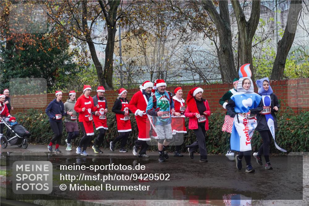 07.12.2025 - St. Pauli X-Mass-Run No. 15 Michael Burmester http://msf.ph/oto/9429502 07.12.2025 11:26:41 Laufen 2670, 4610 meine-sportfotos.de