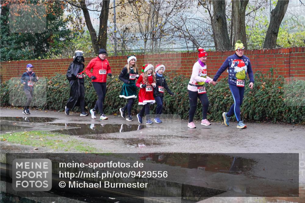 07.12.2025 - St. Pauli X-Mass-Run No. 15 Michael Burmester http://msf.ph/oto/9429556 07.12.2025 09:46:54 Laufen 1257, 3212, 431, 436, 438, 2545, 2546 meine-sportfotos.de