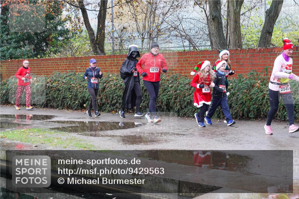07.12.2025 - St. Pauli X-Mass-Run No. 15 Michael Burmester http://msf.ph/oto/9429563 07.12.2025 09:46:55 Laufen 3212, 125, 1257, 431, 436, 438, 38, 2545, 242 meine-sportfotos.de