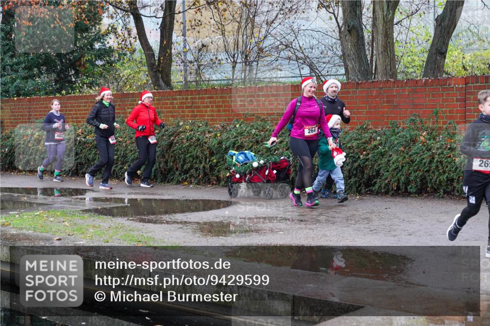 07.12.2025 - St. Pauli X-Mass-Run No. 15 Michael Burmester http://msf.ph/oto/9429599 07.12.2025 09:47:44 Laufen 264, 265, 26 meine-sportfotos.de