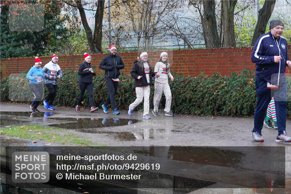 07.12.2025 - St. Pauli X-Mass-Run No. 15 Michael Burmester http://msf.ph/oto/9429619 07.12.2025 09:47:55 Laufen 3588, 35, 89, 4083, 408 meine-sportfotos.de