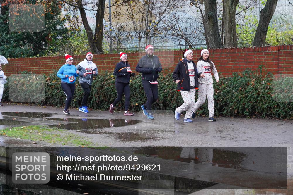 07.12.2025 - St. Pauli X-Mass-Run No. 15 Michael Burmester http://msf.ph/oto/9429621 07.12.2025 09:47:56 Laufen 3588, 35, 89, 4083, 4082 meine-sportfotos.de