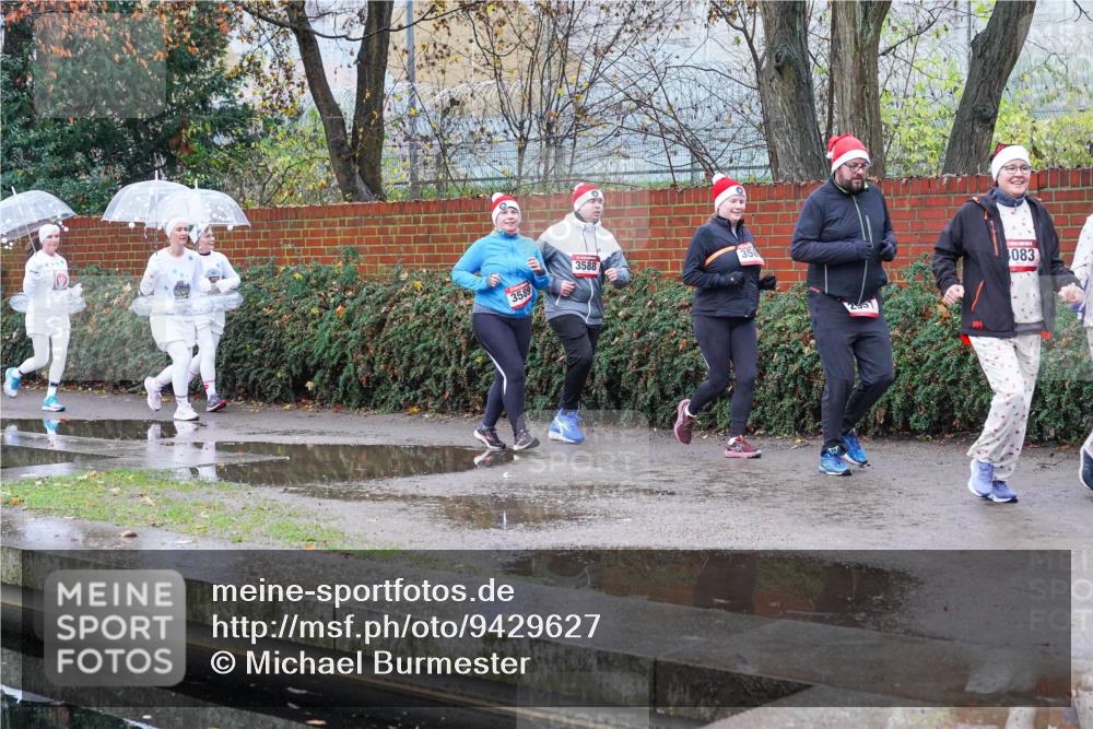 07.12.2025 - St. Pauli X-Mass-Run No. 15 Michael Burmester http://msf.ph/oto/9429627 07.12.2025 09:47:57 Laufen 3589, 3588, 358, 083 meine-sportfotos.de