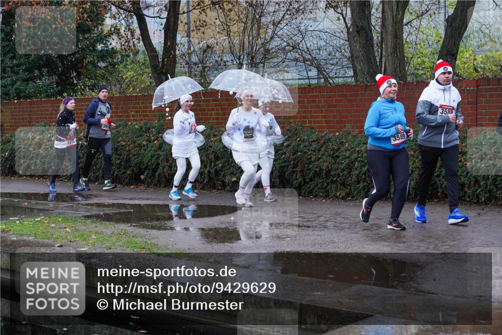 07.12.2025 - St. Pauli X-Mass-Run No. 15 Michael Burmester http://msf.ph/oto/9429629 07.12.2025 09:47:59 Laufen 2658, 265, 3589, 3588 meine-sportfotos.de