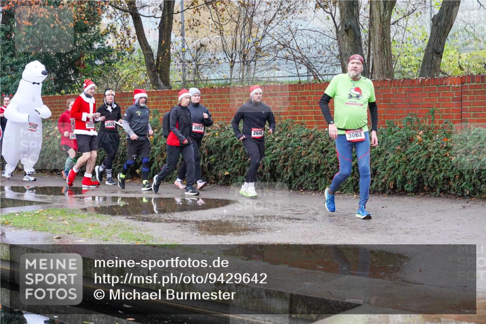 07.12.2025 - St. Pauli X-Mass-Run No. 15 Michael Burmester http://msf.ph/oto/9429642 07.12.2025 09:48:06 Laufen 3799, 3551, 3428, 2652, 2645, 3062 meine-sportfotos.de