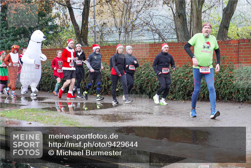 07.12.2025 - St. Pauli X-Mass-Run No. 15 Michael Burmester http://msf.ph/oto/9429644 07.12.2025 09:48:07 Laufen 383, 351, 3799, 3836, 3428, 3551, 2652, 2645, 3062 meine-sportfotos.de