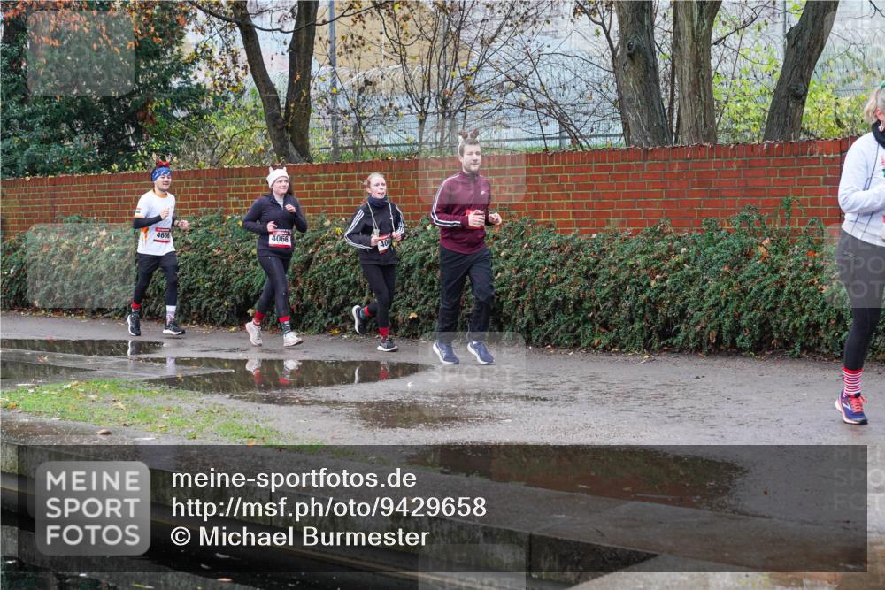 07.12.2025 - St. Pauli X-Mass-Run No. 15 Michael Burmester http://msf.ph/oto/9429658 07.12.2025 09:48:21 Laufen 4666, 4066 meine-sportfotos.de