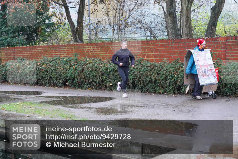 07.12.2025 - St. Pauli X-Mass-Run No. 15 Michael Burmester http://msf.ph/oto/9429728 07.12.2025 09:54:42 Laufen 130, 52022012, 400, 651 meine-sportfotos.de