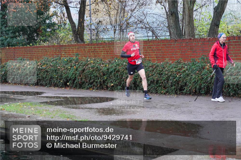 07.12.2025 - St. Pauli X-Mass-Run No. 15 Michael Burmester http://msf.ph/oto/9429741 07.12.2025 09:57:04 Laufen 4113 meine-sportfotos.de