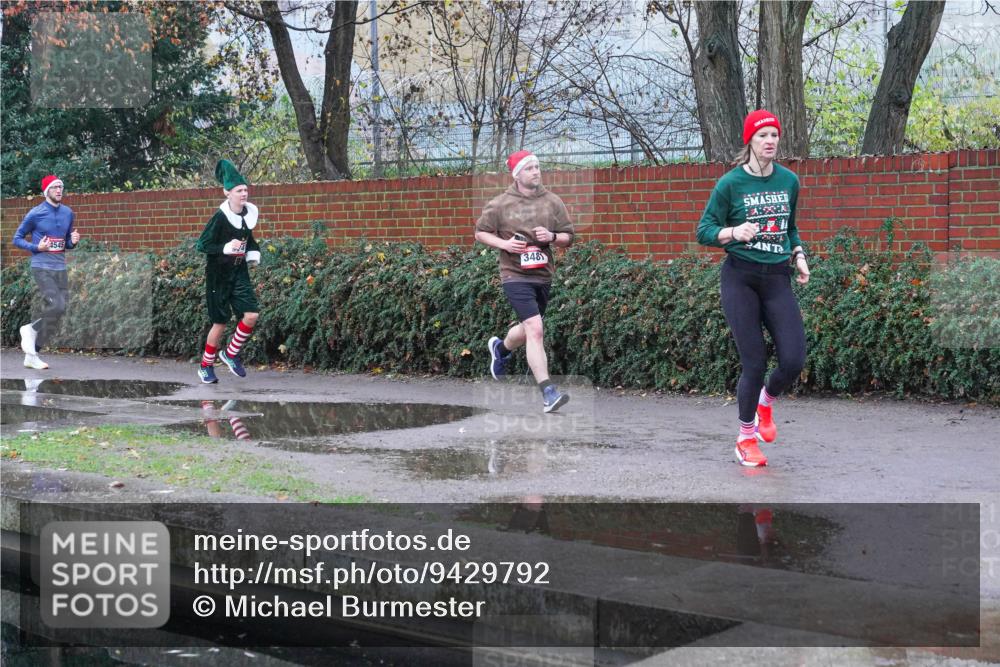 07.12.2025 - St. Pauli X-Mass-Run No. 15 Michael Burmester http://msf.ph/oto/9429792 07.12.2025 09:58:54 Laufen 4545, 348 meine-sportfotos.de