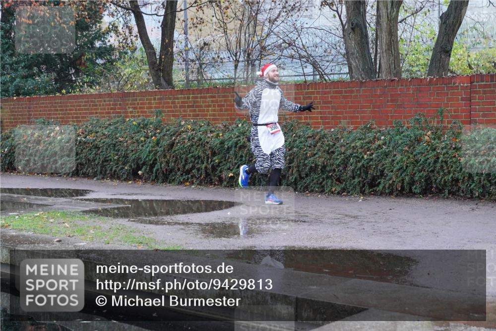 07.12.2025 - St. Pauli X-Mass-Run No. 15 Michael Burmester http://msf.ph/oto/9429813 07.12.2025 09:59:12 Laufen 3565 meine-sportfotos.de