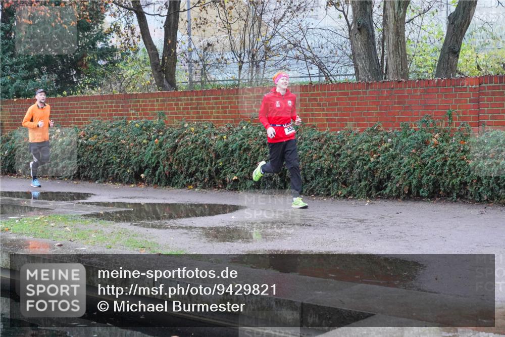 07.12.2025 - St. Pauli X-Mass-Run No. 15 Michael Burmester http://msf.ph/oto/9429821 07.12.2025 09:59:24 Laufen 352 meine-sportfotos.de