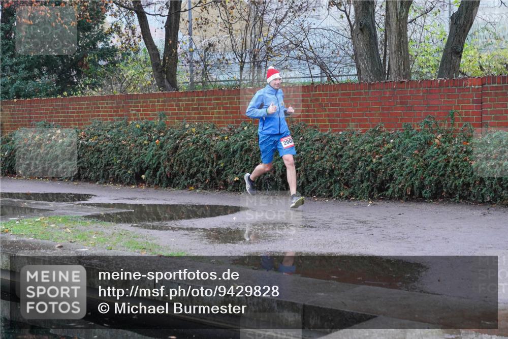 07.12.2025 - St. Pauli X-Mass-Run No. 15 Michael Burmester http://msf.ph/oto/9429828 07.12.2025 09:59:32 Laufen 2905 meine-sportfotos.de