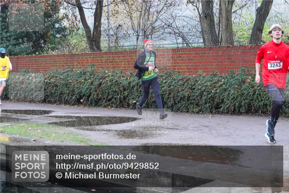 07.12.2025 - St. Pauli X-Mass-Run No. 15 Michael Burmester http://msf.ph/oto/9429852 07.12.2025 09:59:55 Laufen 3243 meine-sportfotos.de