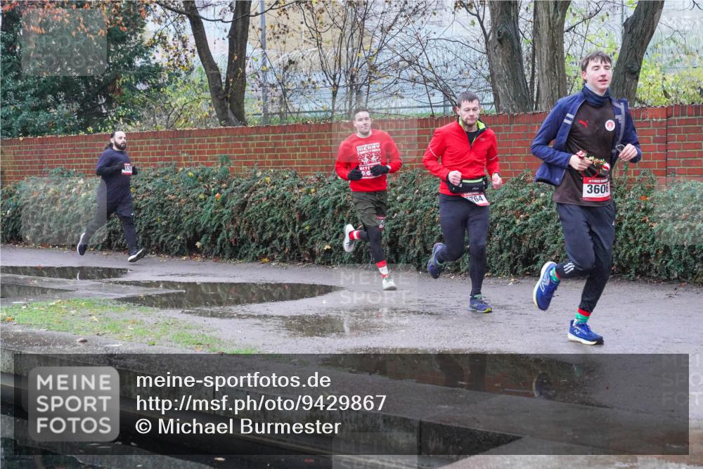 07.12.2025 - St. Pauli X-Mass-Run No. 15 Michael Burmester http://msf.ph/oto/9429867 07.12.2025 10:00:09 Laufen 764, 3606 meine-sportfotos.de