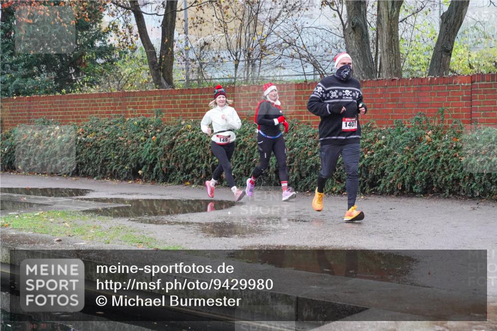 07.12.2025 - St. Pauli X-Mass-Run No. 15 Michael Burmester http://msf.ph/oto/9429980 07.12.2025 10:01:29 Laufen 149, 1407 meine-sportfotos.de