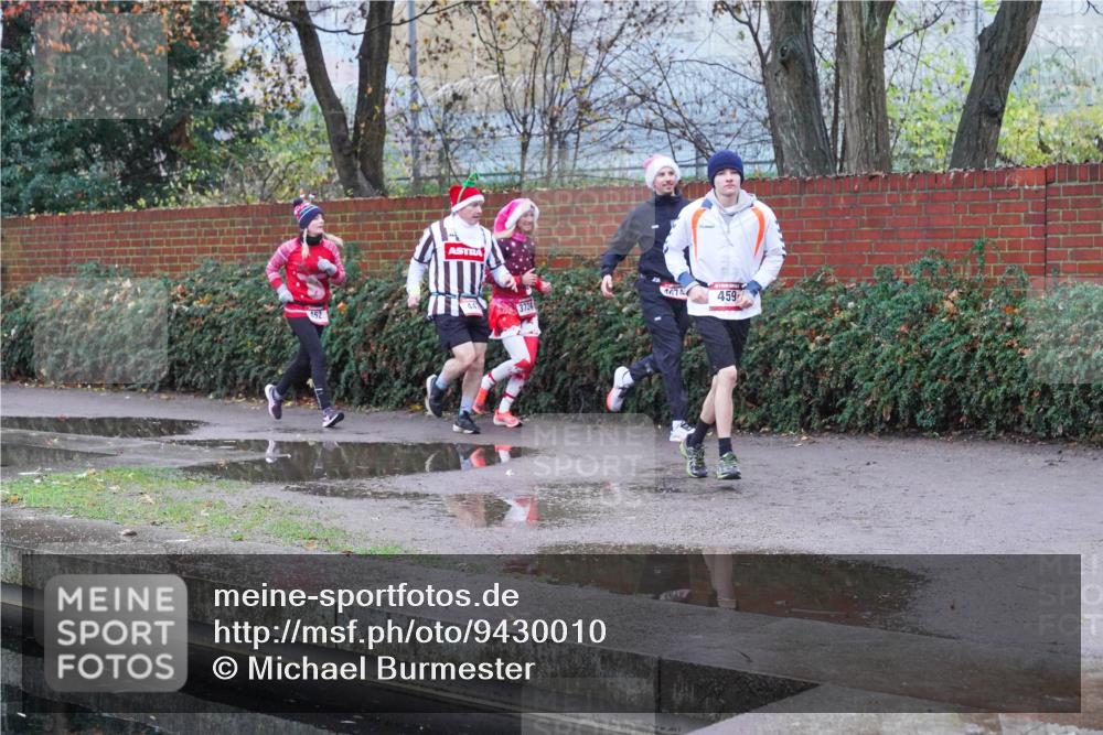 07.12.2025 - St. Pauli X-Mass-Run No. 15 Michael Burmester http://msf.ph/oto/9430010 07.12.2025 10:01:57 Laufen 3724, 4474, 459 meine-sportfotos.de