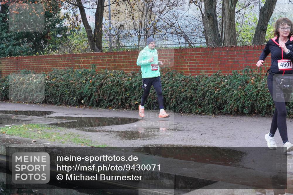 07.12.2025 - St. Pauli X-Mass-Run No. 15 Michael Burmester http://msf.ph/oto/9430071 07.12.2025 10:02:35 Laufen 2855, 4501 meine-sportfotos.de
