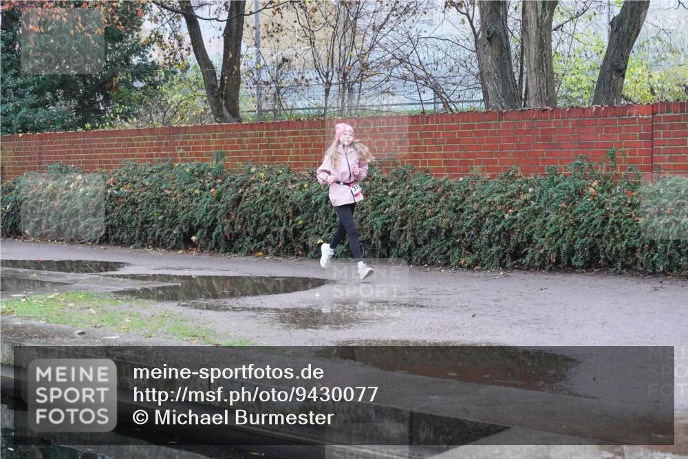 07.12.2025 - St. Pauli X-Mass-Run No. 15 Michael Burmester http://msf.ph/oto/9430077 07.12.2025 10:02:42 Laufen  meine-sportfotos.de