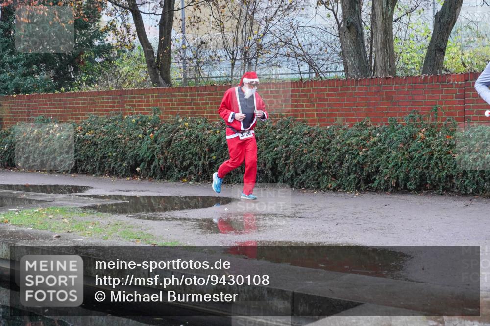 07.12.2025 - St. Pauli X-Mass-Run No. 15 Michael Burmester http://msf.ph/oto/9430108 07.12.2025 10:03:24 Laufen 3720 meine-sportfotos.de
