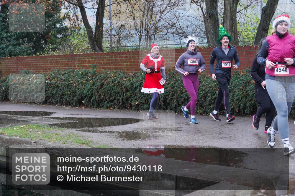 07.12.2025 - St. Pauli X-Mass-Run No. 15 Michael Burmester http://msf.ph/oto/9430118 07.12.2025 10:03:46 Laufen 131, 1396, 1510, 4546 meine-sportfotos.de