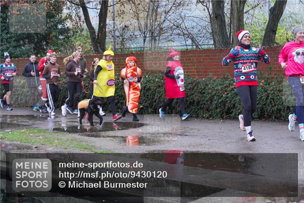 07.12.2025 - St. Pauli X-Mass-Run No. 15 Michael Burmester http://msf.ph/oto/9430120 07.12.2025 10:03:52 Laufen 3828, 4460, 5010, 3881, 3882, 4185, 387, 3 meine-sportfotos.de