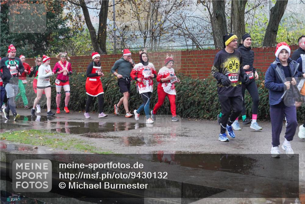 07.12.2025 - St. Pauli X-Mass-Run No. 15 Michael Burmester http://msf.ph/oto/9430132 07.12.2025 10:04:09 Laufen 3982, 4513, 3986, 2073, 09, 4445, 404 meine-sportfotos.de