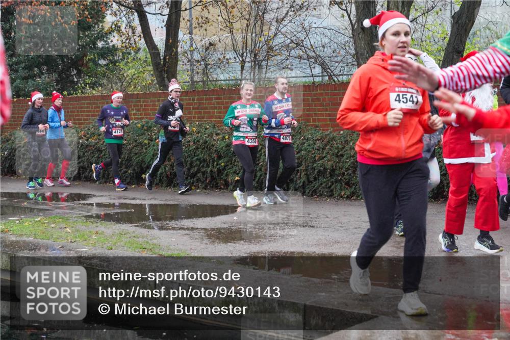 07.12.2025 - St. Pauli X-Mass-Run No. 15 Michael Burmester http://msf.ph/oto/9430143 07.12.2025 10:04:24 Laufen 4446, 4121, 454, 4875, 4350 meine-sportfotos.de