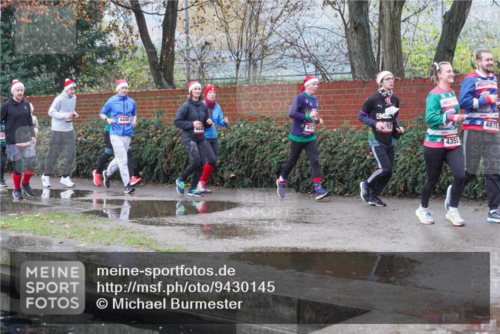 07.12.2025 - St. Pauli X-Mass-Run No. 15 Michael Burmester http://msf.ph/oto/9430145 07.12.2025 10:04:26 Laufen 101, 4448, 4446, 412, 19, 4350, 4875 meine-sportfotos.de