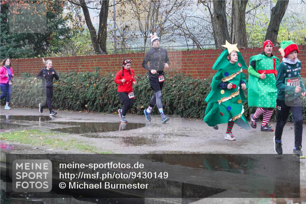 07.12.2025 - St. Pauli X-Mass-Run No. 15 Michael Burmester http://msf.ph/oto/9430149 07.12.2025 10:04:31 Laufen 445, 445, 1016 meine-sportfotos.de