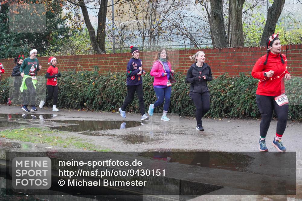 07.12.2025 - St. Pauli X-Mass-Run No. 15 Michael Burmester http://msf.ph/oto/9430151 07.12.2025 10:04:34 Laufen 4453 meine-sportfotos.de