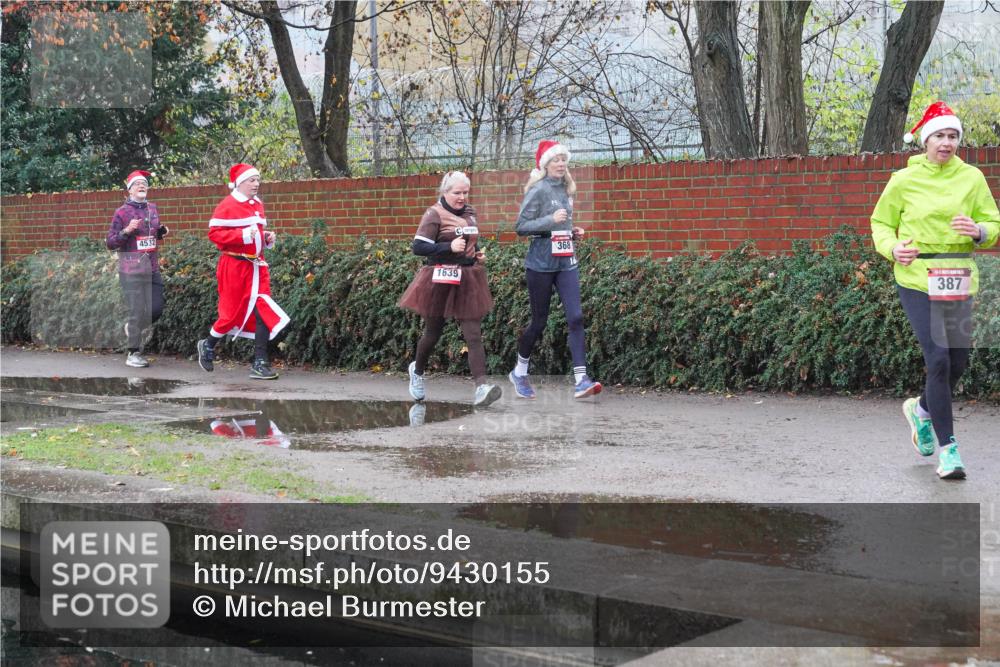 07.12.2025 - St. Pauli X-Mass-Run No. 15 Michael Burmester http://msf.ph/oto/9430155 07.12.2025 10:04:40 Laufen 4532, 1639, 368, 387 meine-sportfotos.de