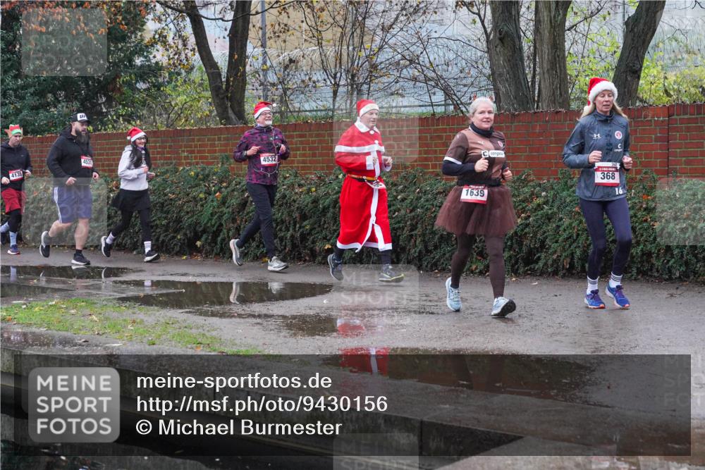 07.12.2025 - St. Pauli X-Mass-Run No. 15 Michael Burmester http://msf.ph/oto/9430156 07.12.2025 10:04:42 Laufen 4531, 4135, 4532, 1639, 368 meine-sportfotos.de