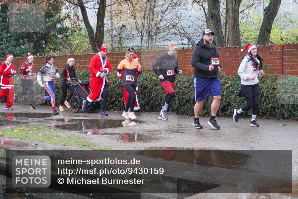 07.12.2025 - St. Pauli X-Mass-Run No. 15 Michael Burmester http://msf.ph/oto/9430159 07.12.2025 10:04:45 Laufen 420, 4135, 4136, 4531 meine-sportfotos.de