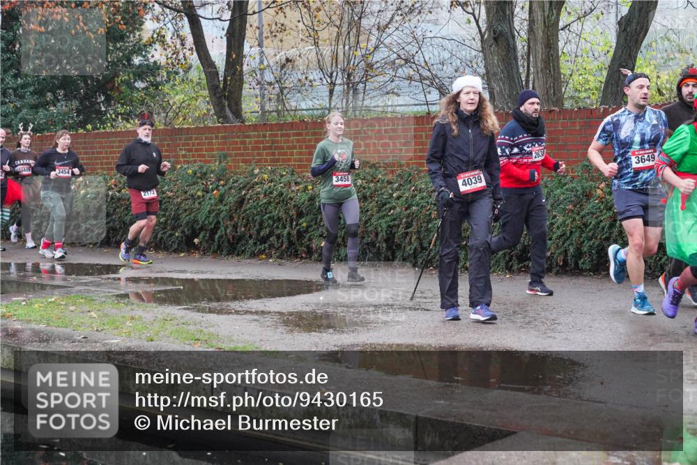 07.12.2025 - St. Pauli X-Mass-Run No. 15 Michael Burmester http://msf.ph/oto/9430165 07.12.2025 10:04:52 Laufen 485, 3454, 2172, 3458, 4039, 2638, 3649 meine-sportfotos.de