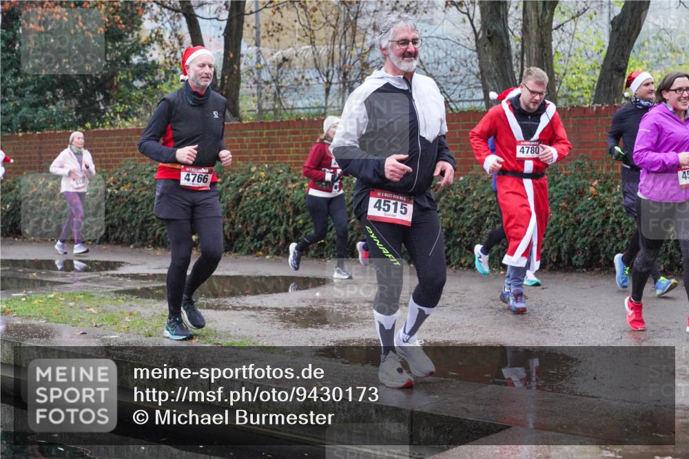 07.12.2025 - St. Pauli X-Mass-Run No. 15 Michael Burmester http://msf.ph/oto/9430173 07.12.2025 10:05:02 Laufen 4766, 4515, 4780, 45 meine-sportfotos.de