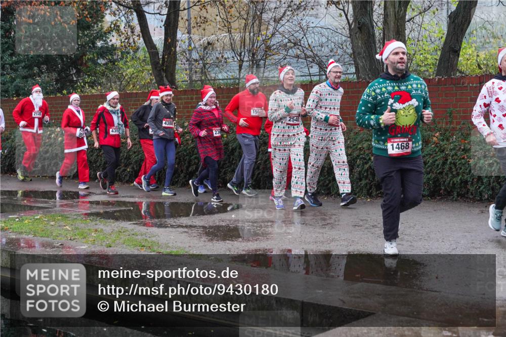 07.12.2025 - St. Pauli X-Mass-Run No. 15 Michael Burmester http://msf.ph/oto/9430180 07.12.2025 10:05:13 Laufen 2149, 435, 4388, 236, 15, 2540, 1468 meine-sportfotos.de