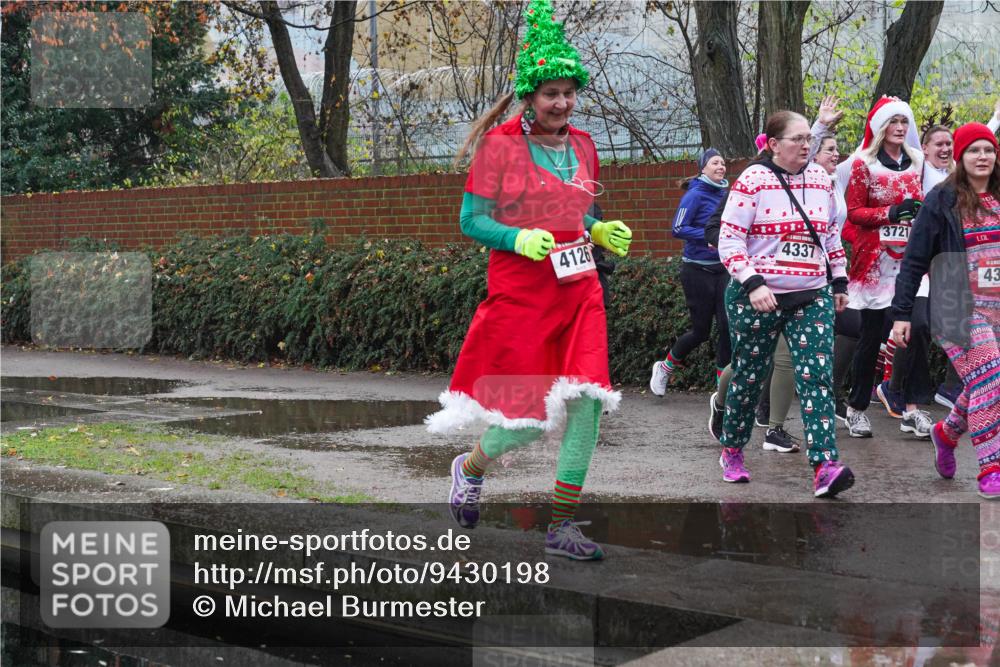 07.12.2025 - St. Pauli X-Mass-Run No. 15 Michael Burmester http://msf.ph/oto/9430198 07.12.2025 10:05:48 Laufen 4126, 4337, 3721, 43 meine-sportfotos.de