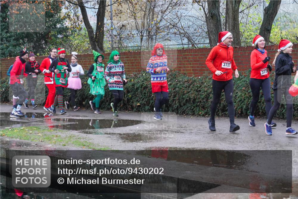 07.12.2025 - St. Pauli X-Mass-Run No. 15 Michael Burmester http://msf.ph/oto/9430202 07.12.2025 10:05:57 Laufen 380, 1618, 4410, 423, 1090, 000000000, 3727, 3729, 21 meine-sportfotos.de