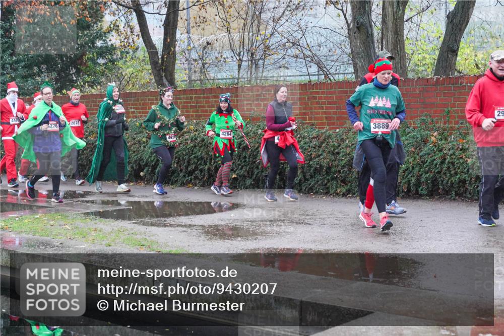 07.12.2025 - St. Pauli X-Mass-Run No. 15 Michael Burmester http://msf.ph/oto/9430207 07.12.2025 10:06:06 Laufen 4476, 276, 2878, 4264, 3889, 29 meine-sportfotos.de