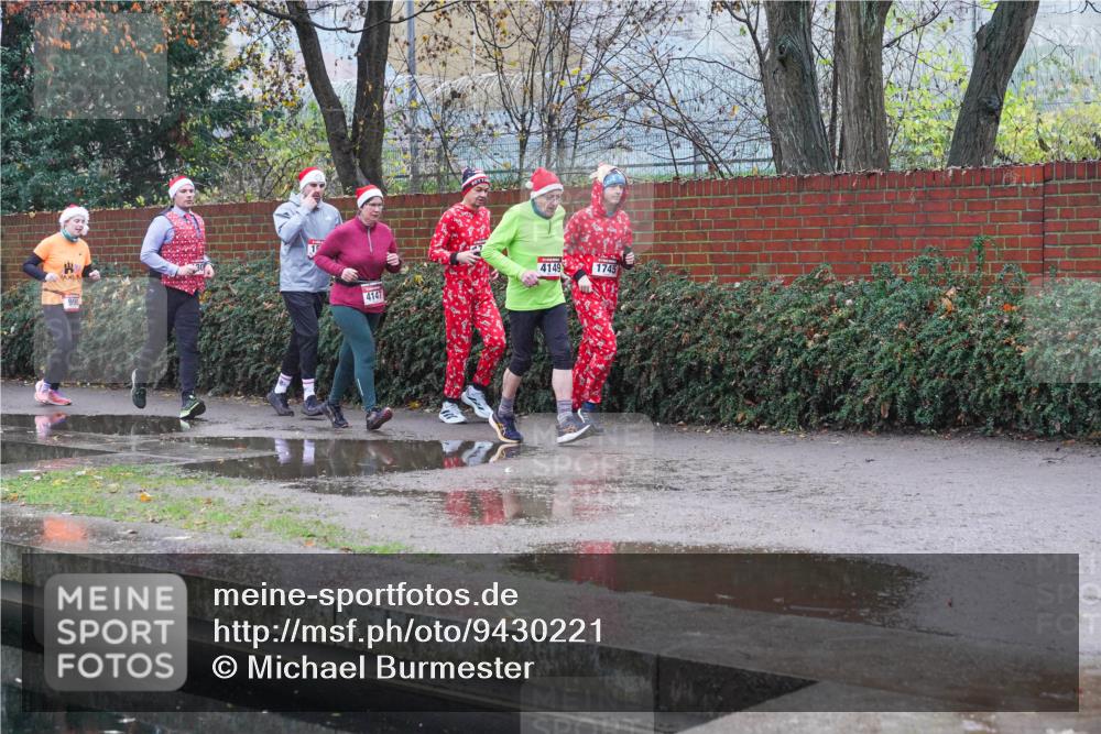 07.12.2025 - St. Pauli X-Mass-Run No. 15 Michael Burmester http://msf.ph/oto/9430221 07.12.2025 10:06:30 Laufen 998, 4147, 4149, 1745 meine-sportfotos.de
