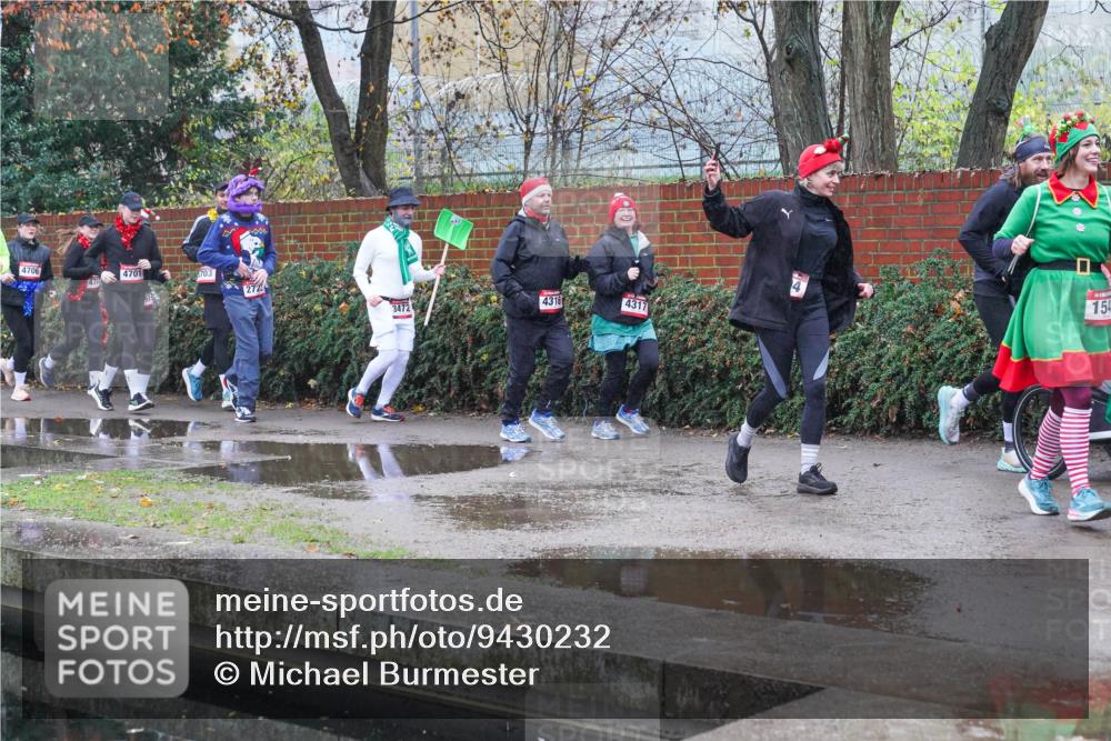 07.12.2025 - St. Pauli X-Mass-Run No. 15 Michael Burmester http://msf.ph/oto/9430232 07.12.2025 10:06:47 Laufen 4706, 4701, 703, 4316, 3472, 4317, 15 meine-sportfotos.de