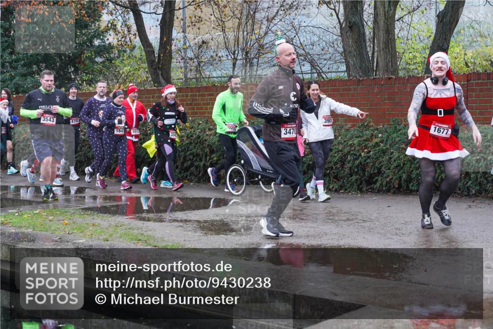 07.12.2025 - St. Pauli X-Mass-Run No. 15 Michael Burmester http://msf.ph/oto/9430238 07.12.2025 10:06:55 Laufen 015, 3543, 4702, 184, 1012, 354, 3470, 3901, 1677 meine-sportfotos.de