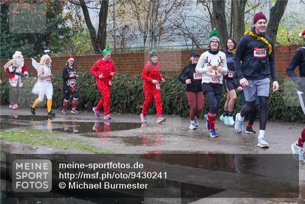 07.12.2025 - St. Pauli X-Mass-Run No. 15 Michael Burmester http://msf.ph/oto/9430241 07.12.2025 10:07:00 Laufen 3218, 4699, 47, 4705, 1075, 30 meine-sportfotos.de